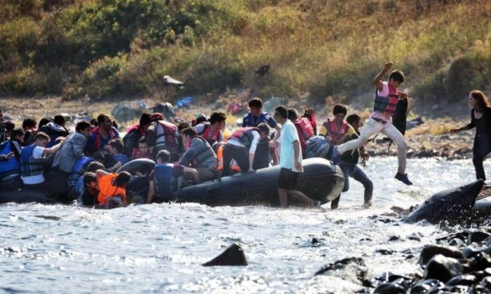 Yunanistan`dan Göçmen Krizine Karşı Flaş Hamle