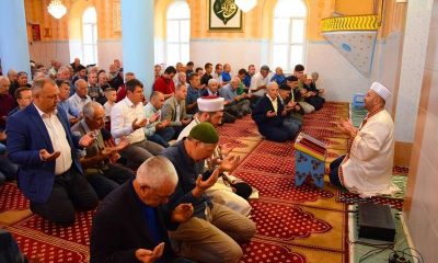 Bulgaristan`da Camiler toplu namaza açıldı