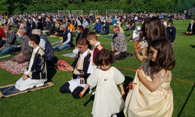 Bulgaristan’da Bayram Namazı Stadyum ve Parklarda Kılındı