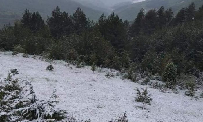 Kosova Brezovitsa`da Kar Yağışı