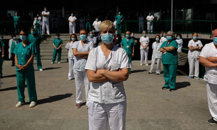 İspanya’da Sağlık Çalışanlarından Eylem