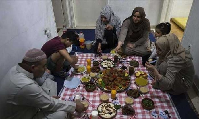 Aile ramazanı evsiz kalma korkusuyla geçiriyor