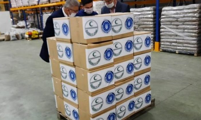 El Hilal ihtiyaç sahiplerine yardım paketi dağıttı