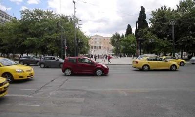 Yunanistan Kovid-19 tedbirlerini gevşetiyor