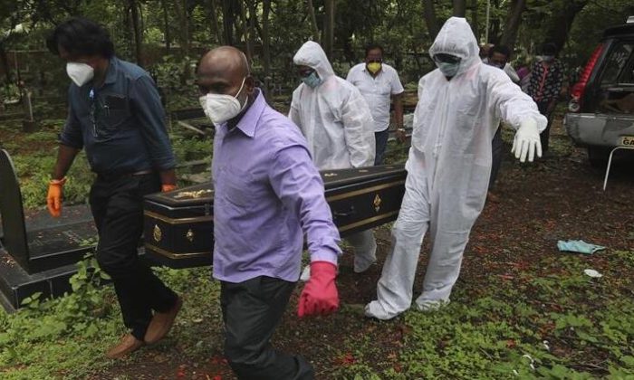 Hindistan’da Klimayı Çalıştırmak İçin Solunum Cihazı Fişten Çekilen Hasta Öldü