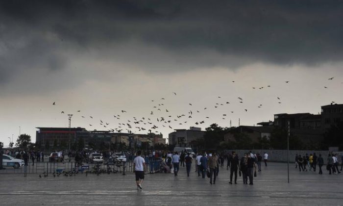 Bulgaristan`da Sağanak Yağış ve Dolu Uyarısı