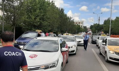 Priştine’de Taksicilerin Protestosu