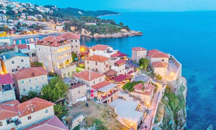 Karadağ`da 163 Yeni Covid-19 Vakası