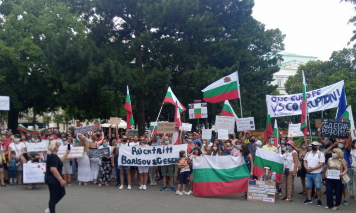 Yurtdışındaki Bulgar Vatandaşları Protestocuları Destekliyor