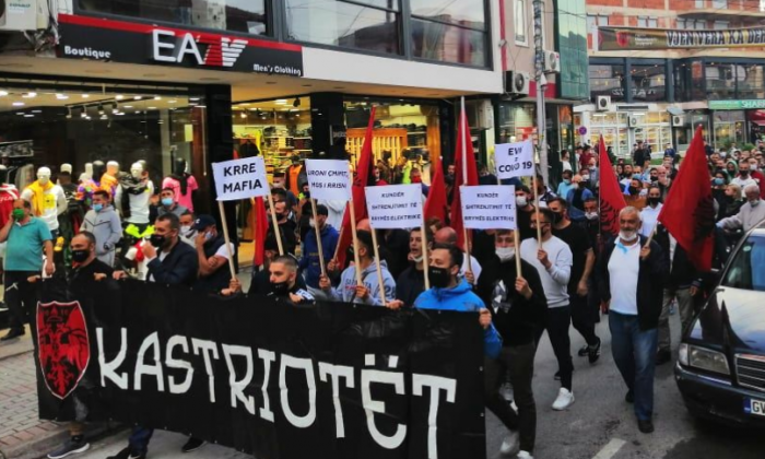 Makedonya`da Elektrik Zammı Protesto Edildi