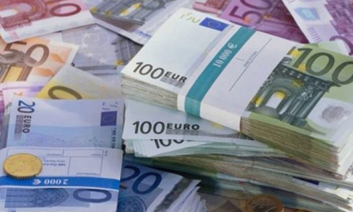 AB’den Yunanistan’a 2,7 Milyar Euroluk Destek