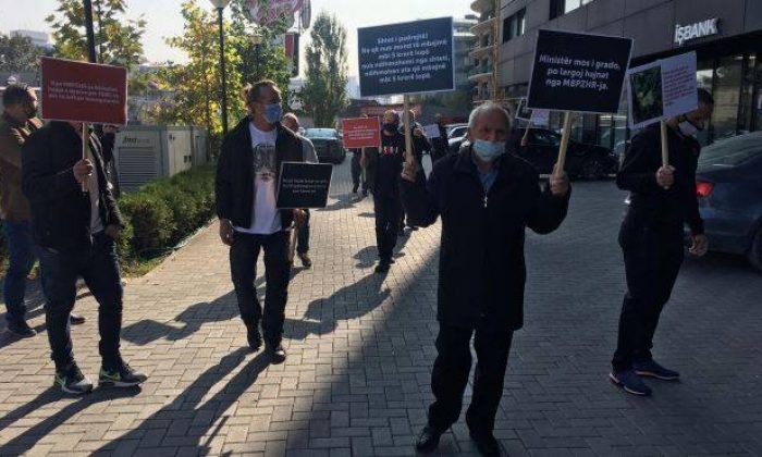 Kosova`da Çiftçilerden Protesto