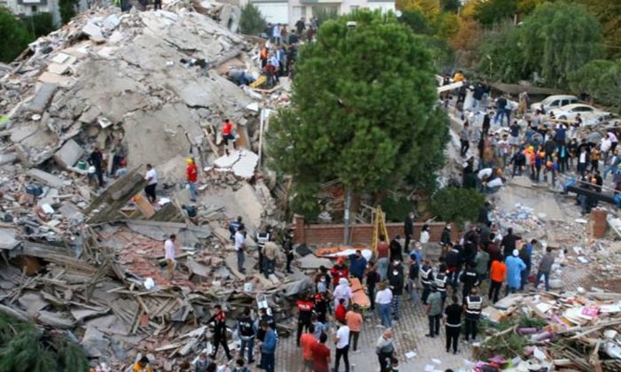 İzmir’de Can kaybı 36’ya, Yaralı Sayısı 885’e Yükseldi