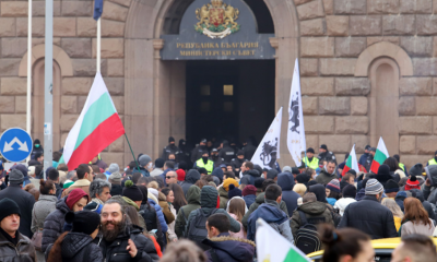 Bulgaristan`da Eşzamanlı İki Protesto Sofya`yı Felç Etti