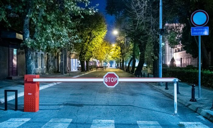 Karadağ’da Covid-19 Tedbirleri Arttırıldı.. Sokağa Çıkma Yasağı