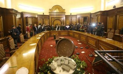 Ermenistan’da Hükümet Binası Basıldı