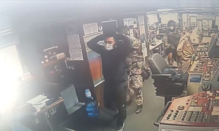 Akdeniz’de Türk gemisine Korsan Müdahalesi