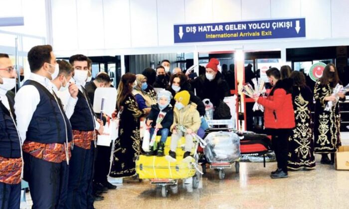 Koronaya Rağmen Kayak Merkezleri Doldu Taştı