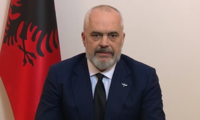 Arnavutluk Başbakanı Kosovalı Liderleri Eleştirdi