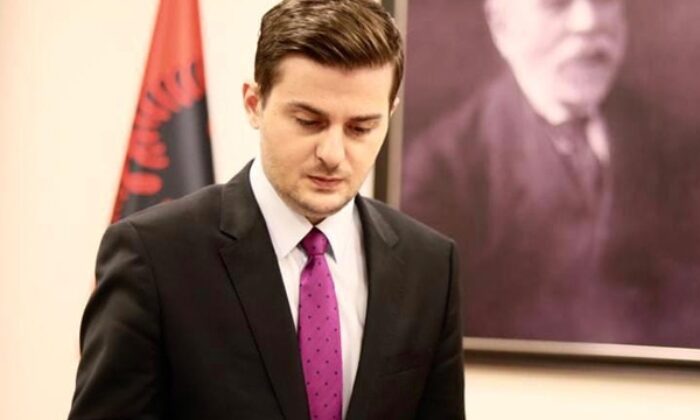 Arnavutluk Dışişleri Bakanı Gent Cakaj İstifa Etti