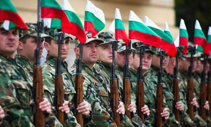 Bulgaristan`da Askerlik Yasasında Değişiklik