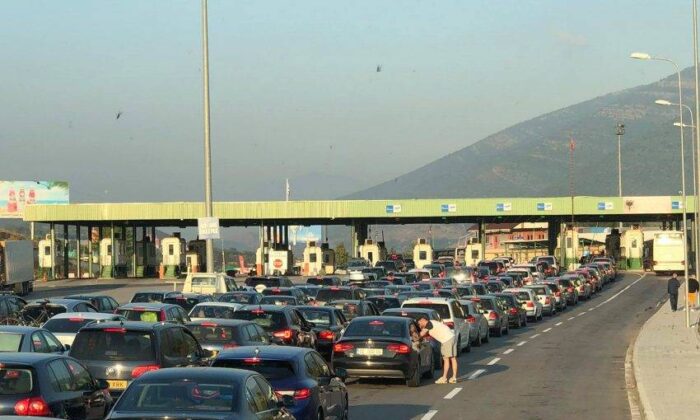 Kosova – Arnavutluk Sınırı Çok Yoğun