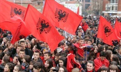 Makedonya’da Arnavutlar İçin Vatandaşlık Teklifi