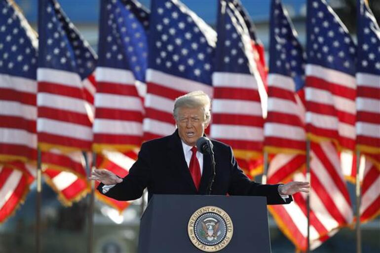 Dünya izliyor Trump Beyaz Saraydan ayrıldı, veda konuşmasını yaptı...