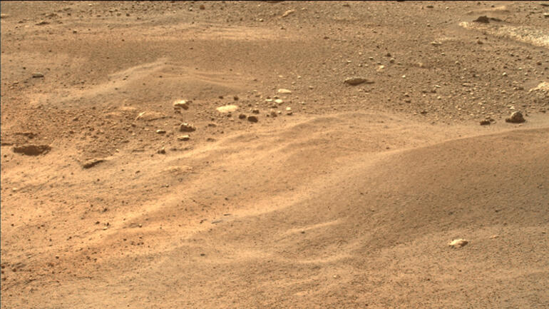 Mars’tan inanılmaz bir görüntü daha Devasa hortumların fotoğrafı yayınlandı…