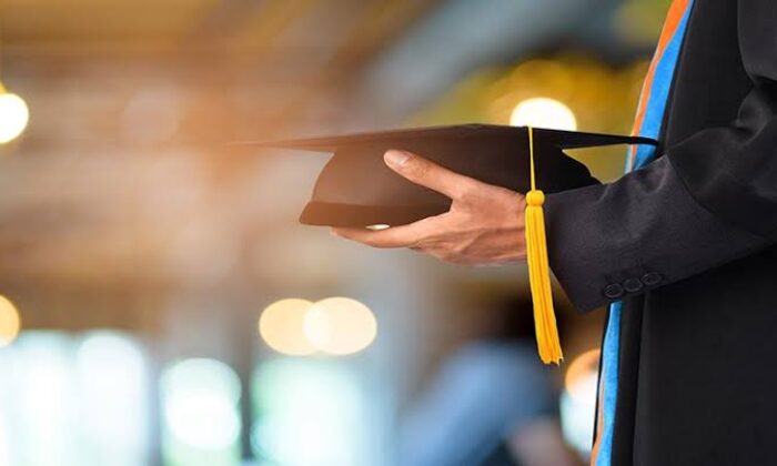 Yetersiz Üniversite Eğitimleri Neden Artış Gösteriyor?