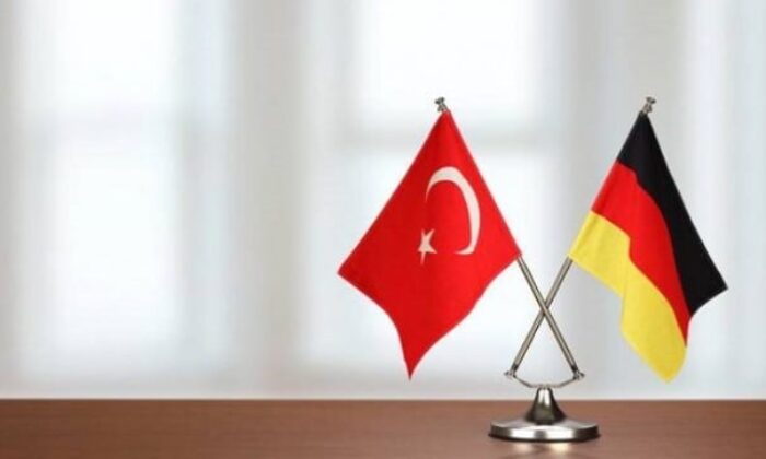 Almanya Türkiye`den Gelen Yolculara Karantinayı Kaldırdı