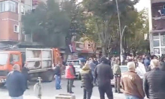 Kosova’nın Kuzeyinde Operasyon: Sırplar Sokağa Döküldü