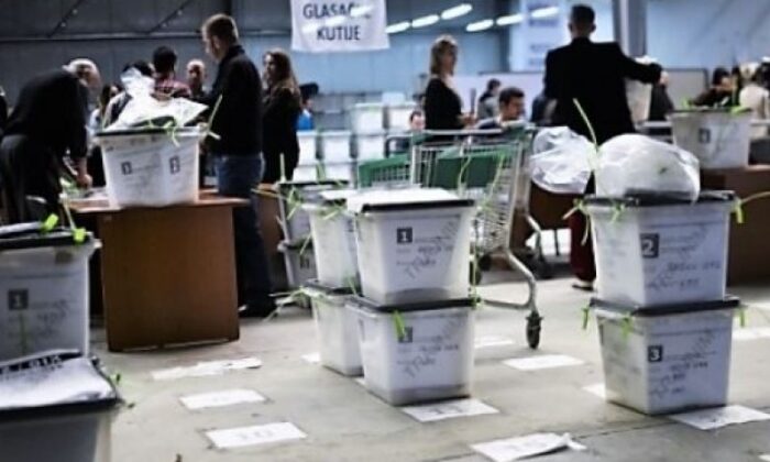 Kosova`da Yapılan Belediye Seçiminde 300 Sandık Tekrar Sayılacak
