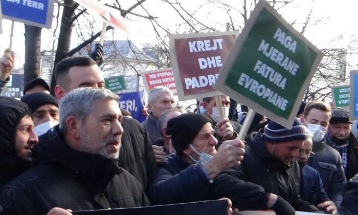 Kosova`da Elektrik Zamlarına Karşı Protesto