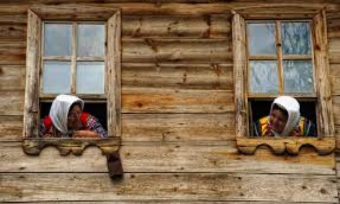 Komşu Komşunun Külüne Muhtaç Mı?