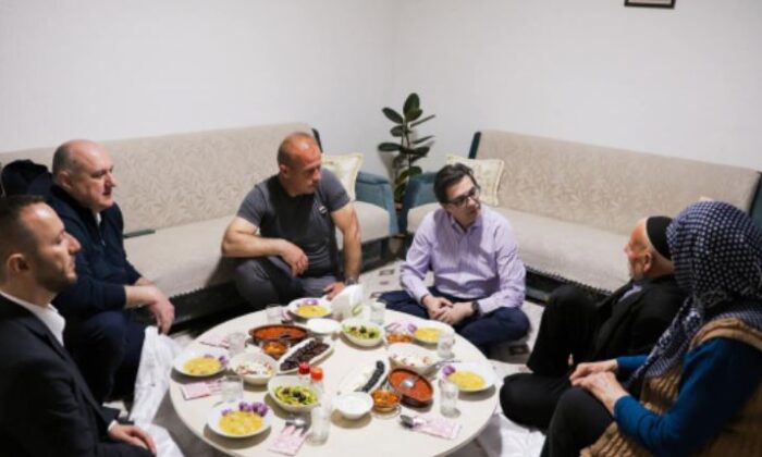 Makedonya Cumhurbaşkanın`dan Türk Aileye İftar Ziyareti