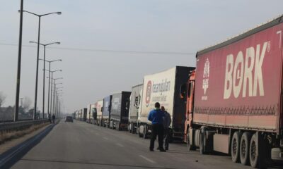 Bulgaristanın Gümrükte Yaptığı Değişiklik Nedeniyle Sebze ve Meyve Dolu Tırlar Günlerdir Bekliyor