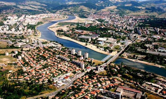 Bulgaristan Kırcaali`de Halk Çevre Yolu İnşaatının Hızlandırılması İçin İmza Topladı