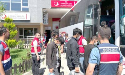 Türkiye`den 363 Afgan Göçmen Sınır Dışı Edildi